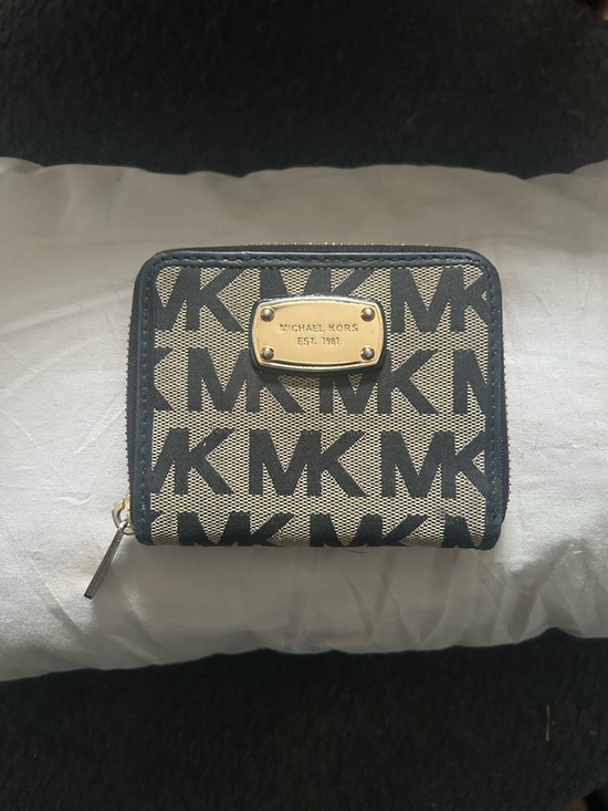 Michael Kors Handbags - MICHAEL KORS Black and Cream Logo Zip Wallet